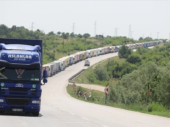 TIR’lar, karadan denize taşınıyor