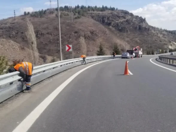 Uraloğlu: 2024’te 177 kilometre motorcu dostu bariyer montajını tamamladık